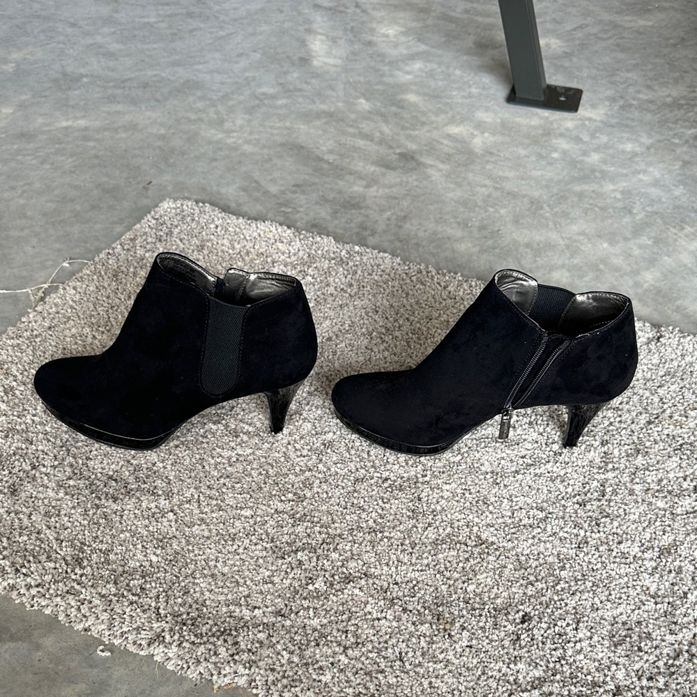 Elegant Black Ankle Boots